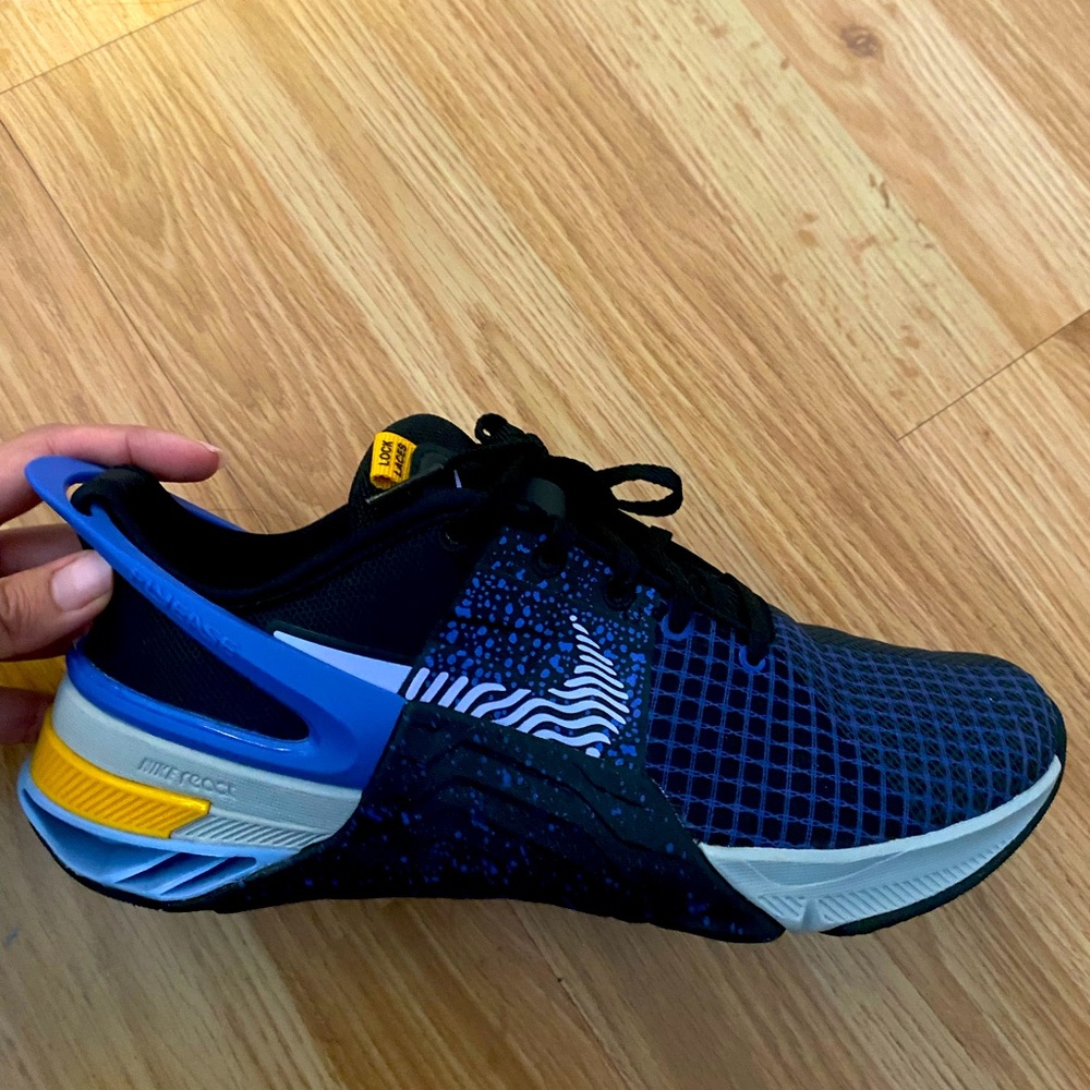 Dark blue Nike Metcon Workout Shoes